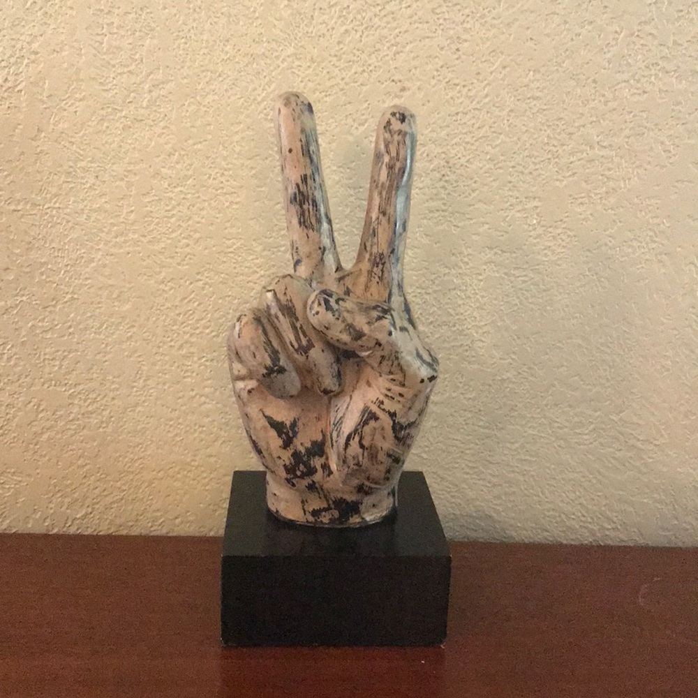 ✌🏼Peace Sign Hand Decor